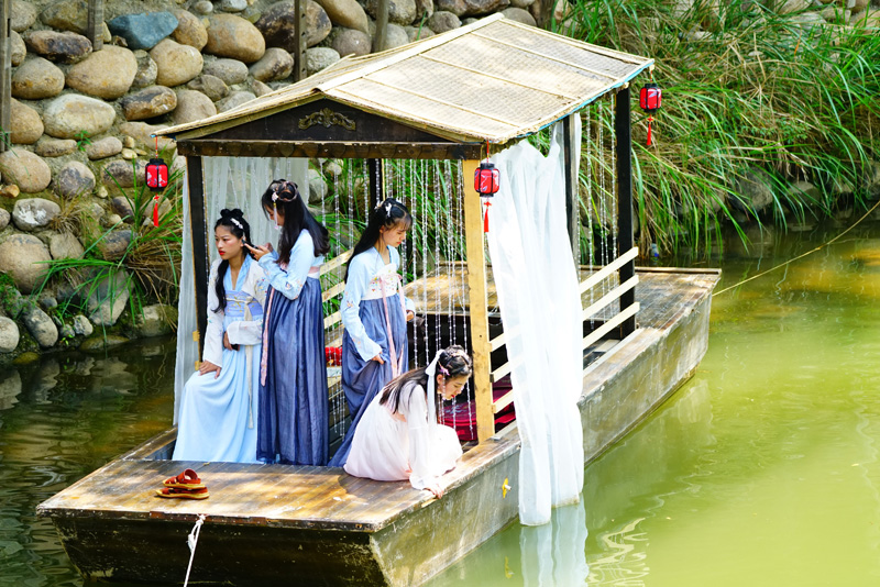 福建龙岩旅游景区租直升机空中游览