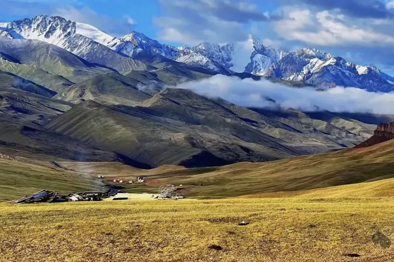 金蛇纳福金刚官网入口集团正式签约独家承包运营新疆玉其塔什景区，打造低空旅